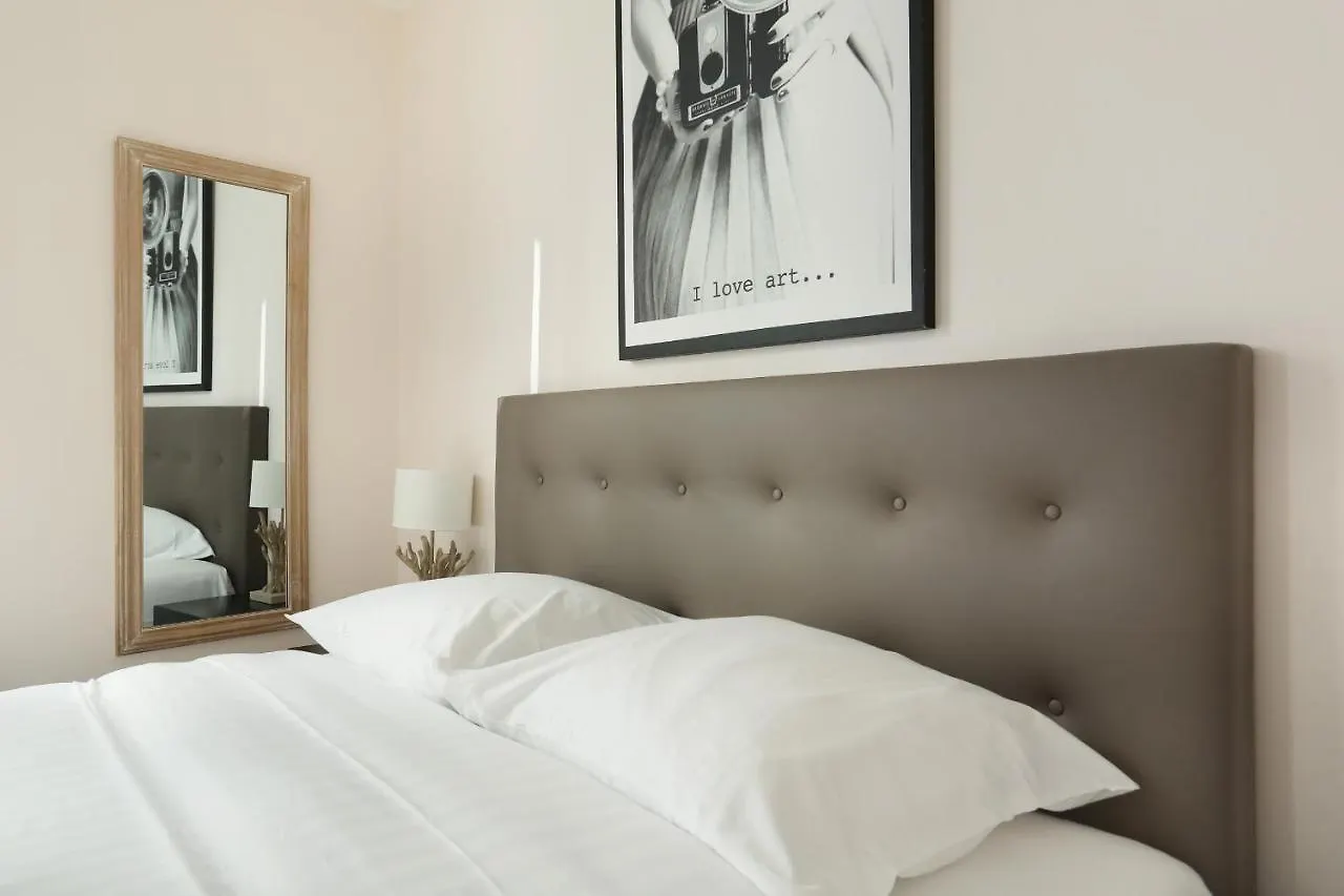 Residence Grands Boulevards By Studio Prestige Paris 0*,  France